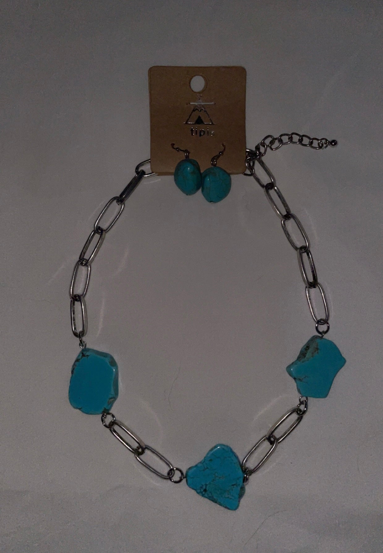 Turquoise Slab Silver necklace with earrings.